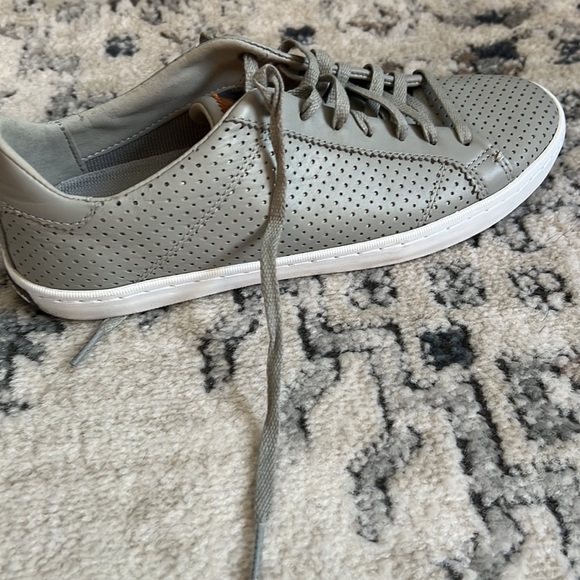 Grey cole haan sneakers size 7 1/2 - Picture 7 of 8